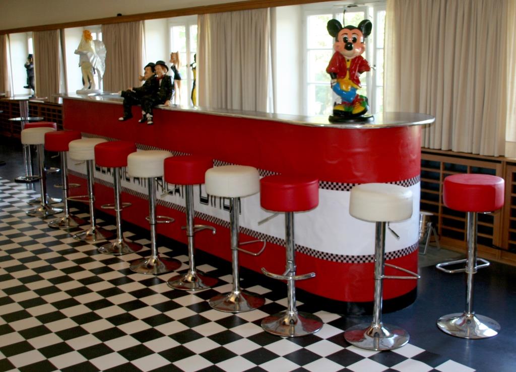 Showtheke "American Diner" 4 x 0,8 x 1,25 m ( 2-teilig )